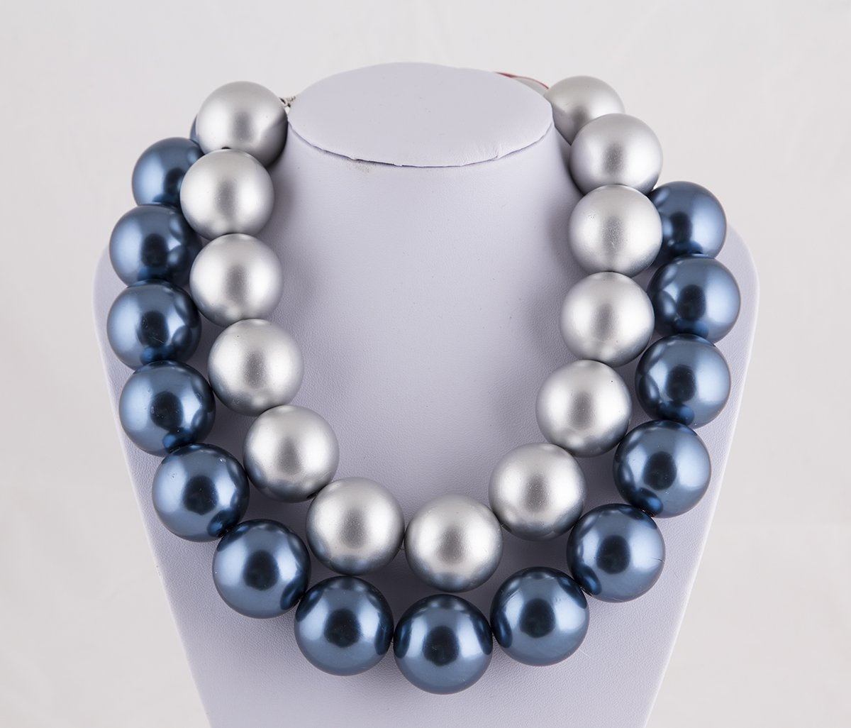 Huge faux pearl Necklace Gift