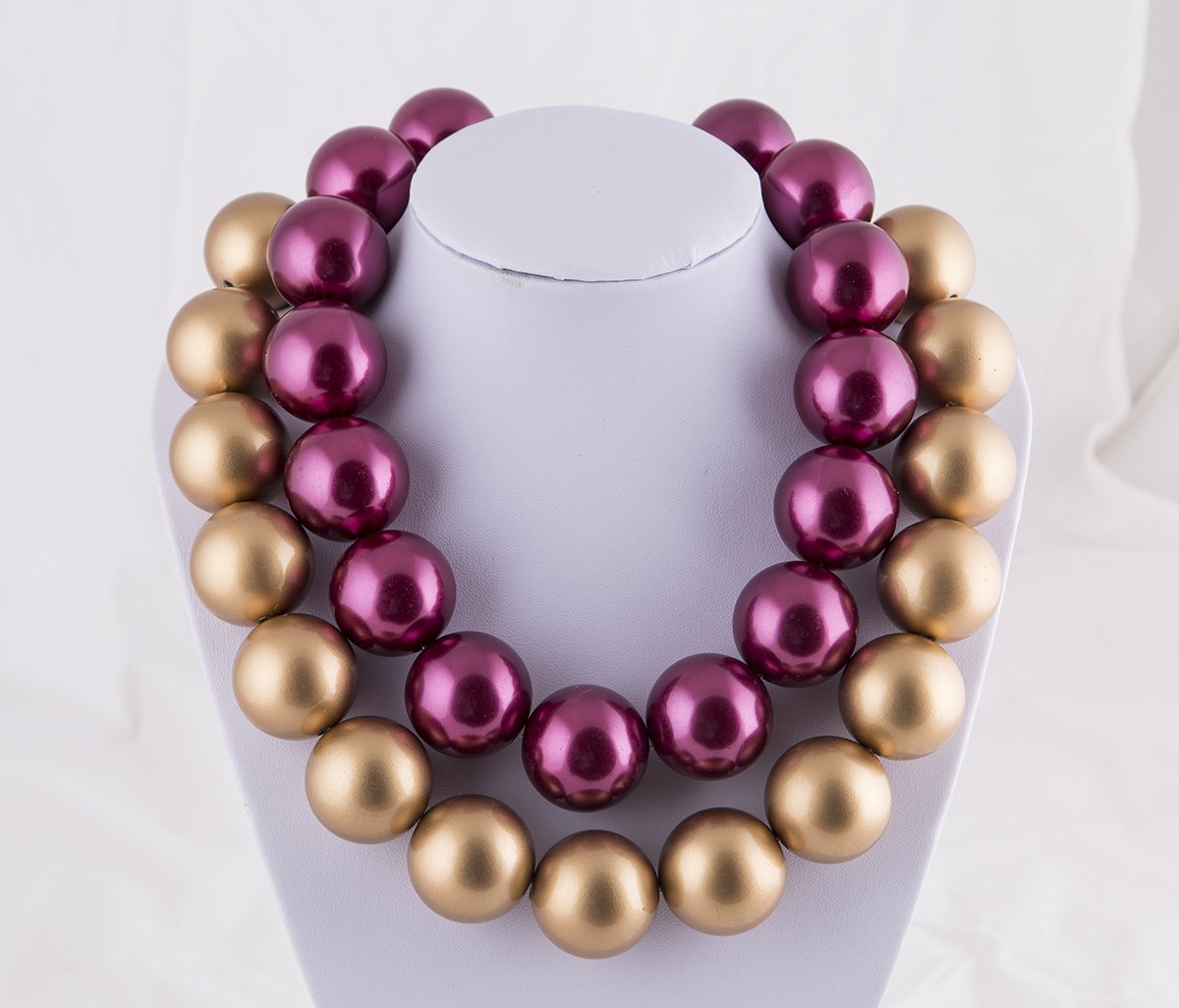 Huge faux pearl Necklace Gift