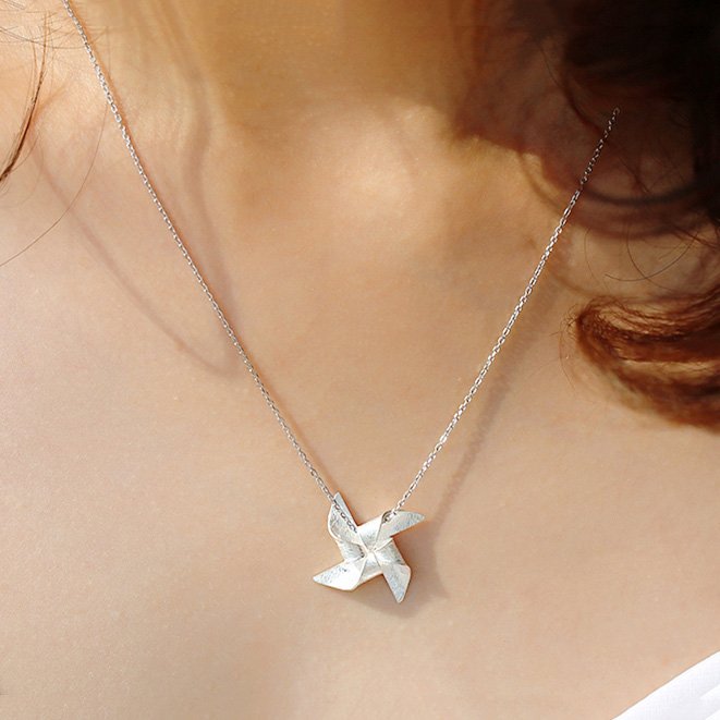 925 Silver Pinwheel Necklace