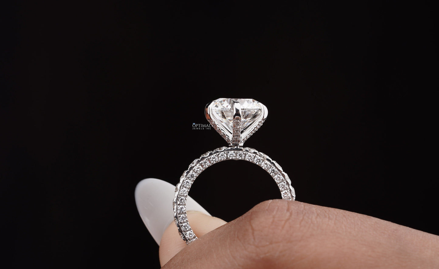 Majestic Lab Round Cut Diamond Ring