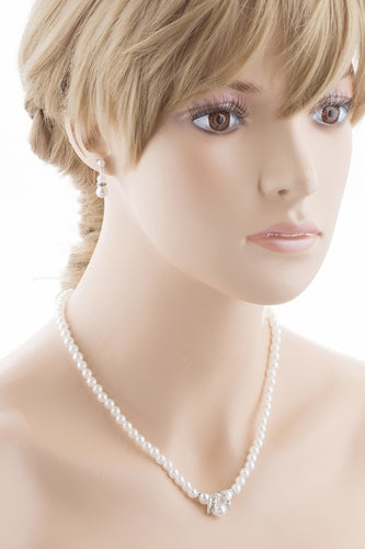 Beautiful Single Strand Pearls Jewelry Set